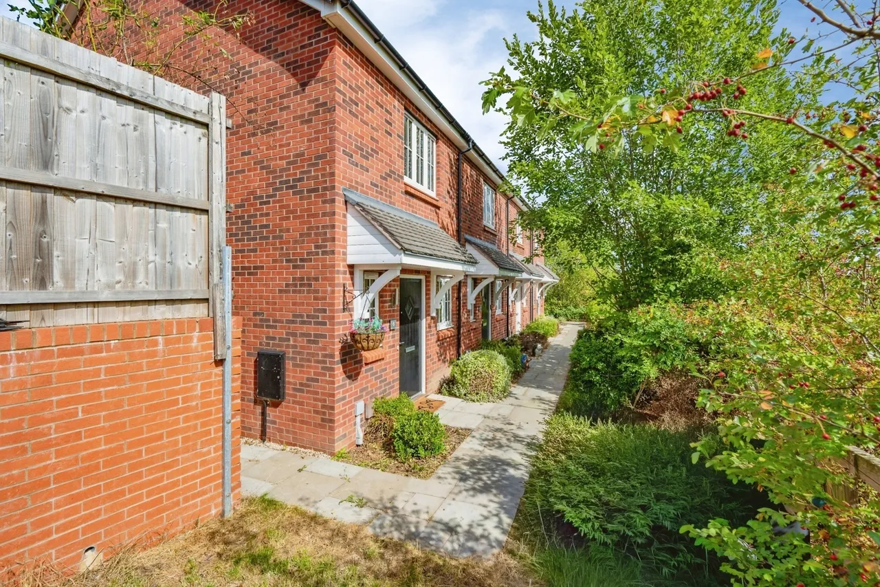 Orchid Close, Tamworth, Staffordshire, B79, photo 25