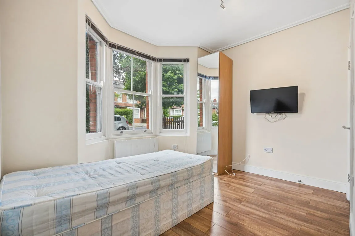 Reginald Road, Northwood, HA6, photo 11