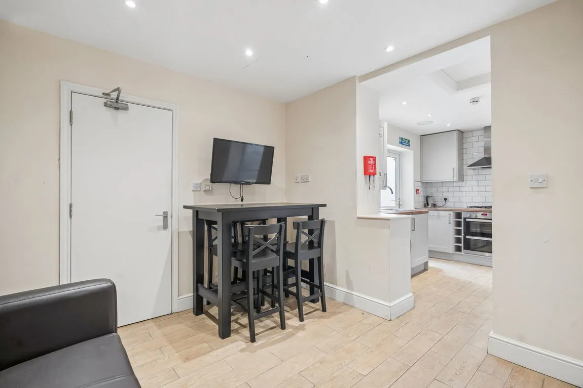 Reginald Road, Northwood, HA6, photo 5