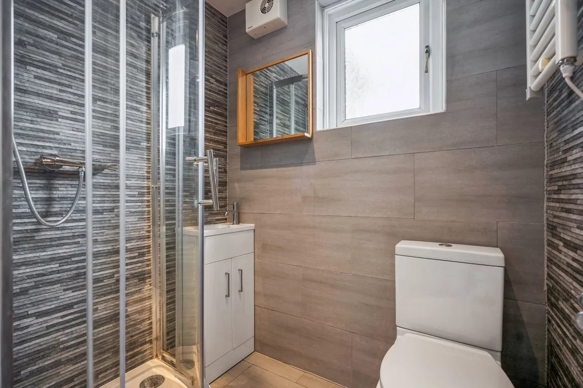 Reginald Road, Northwood, HA6, photo 9