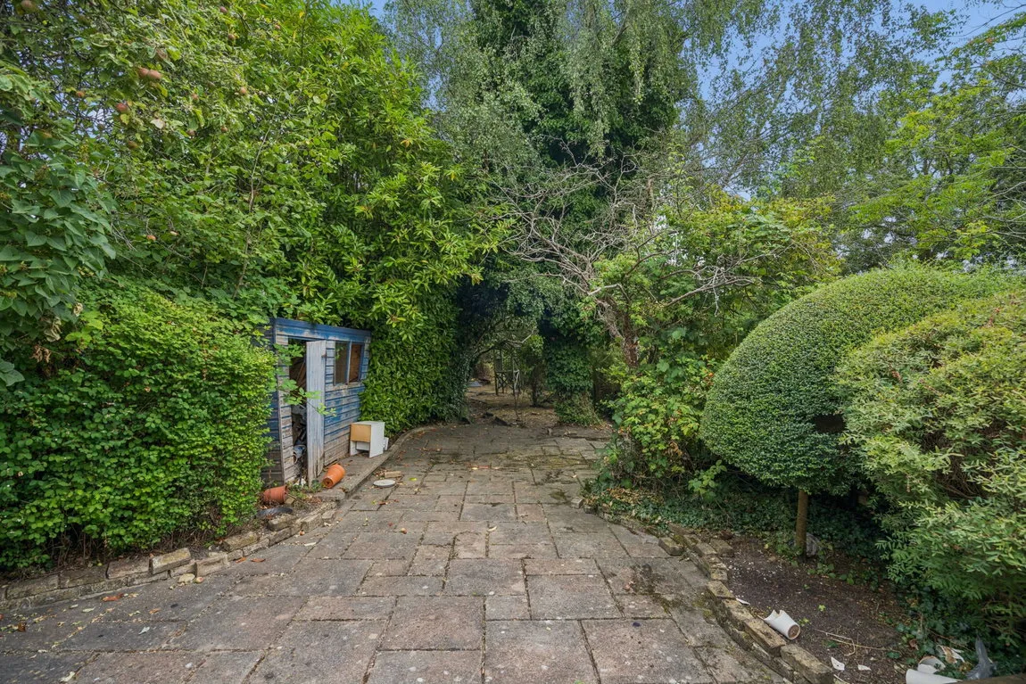 Reginald Road, Northwood, HA6, photo 13