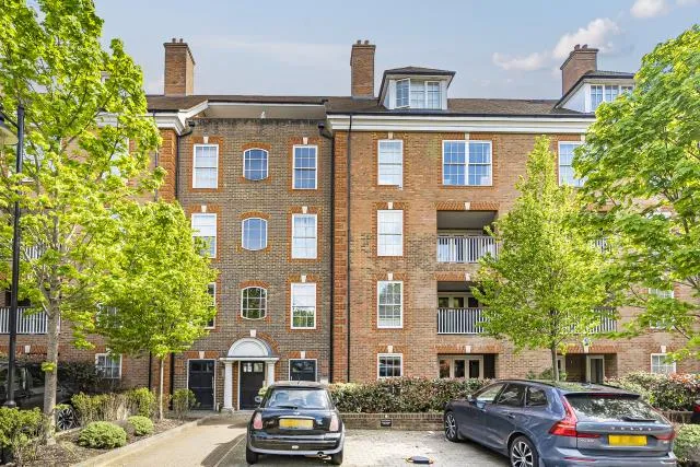 Regents Park Road, London, N3, photo 6