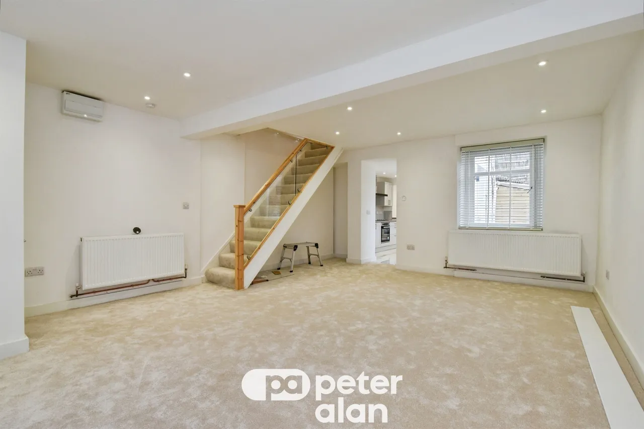 Clifton Crescent, Aberdare, CF44, photo 3