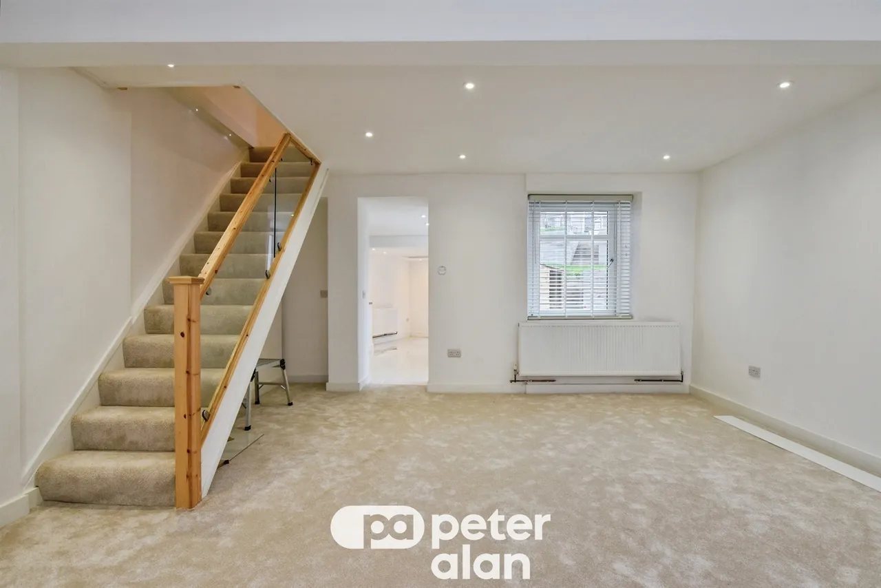Clifton Crescent, Aberdare, CF44, photo 5