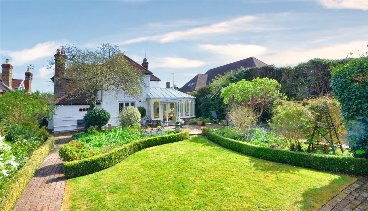 Moat Road, East Grinstead, RH19, photo 23