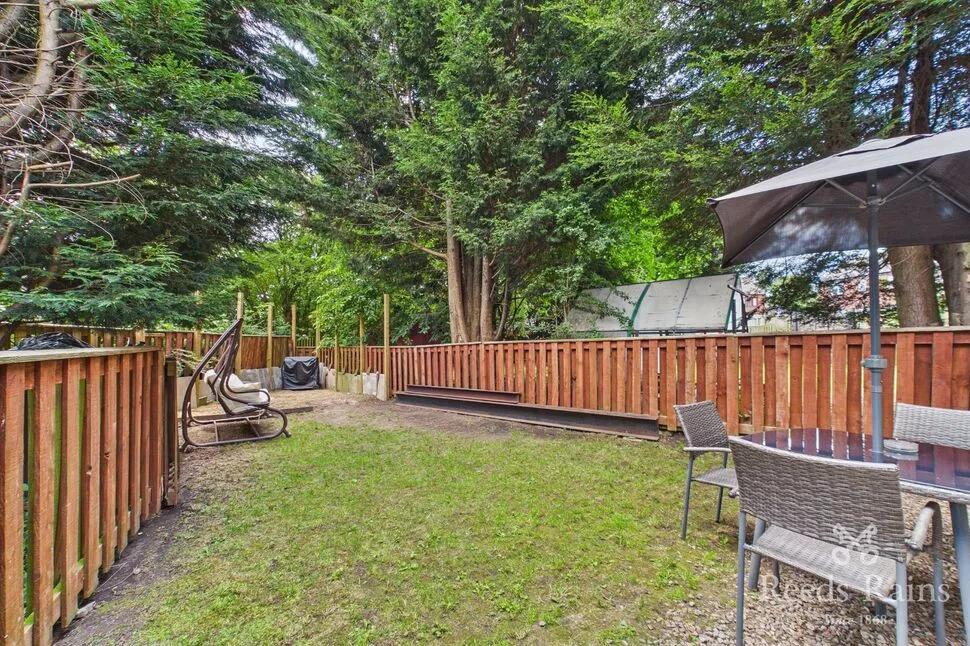 Lowood Lane, Birstall, WF17, photo 8