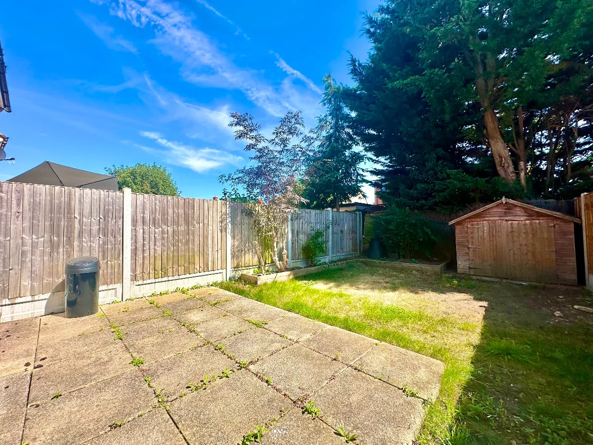 Dewsbury Gardens, Harold Hill, photo 8