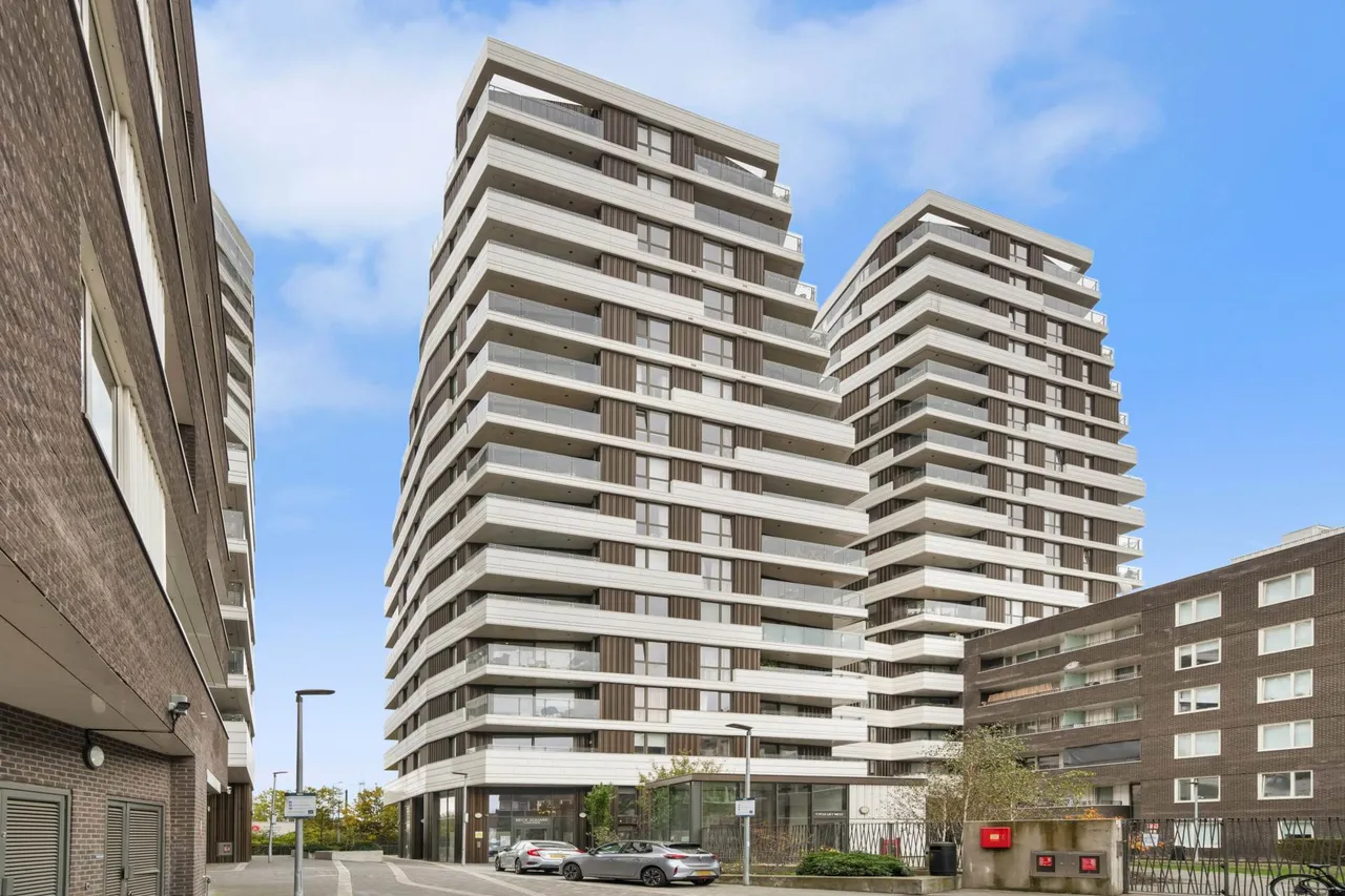 2 bed flat for sale, Beck Square, London, E10