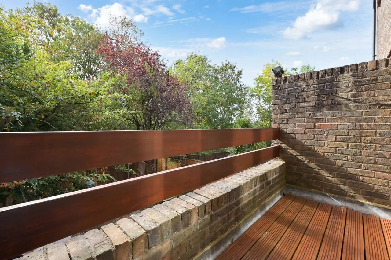Ashbourne Square, Northwood, HA6, photo 13