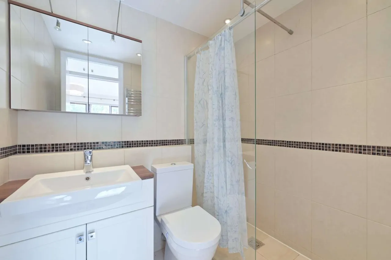 Ashbourne Square, Northwood, HA6, photo 7