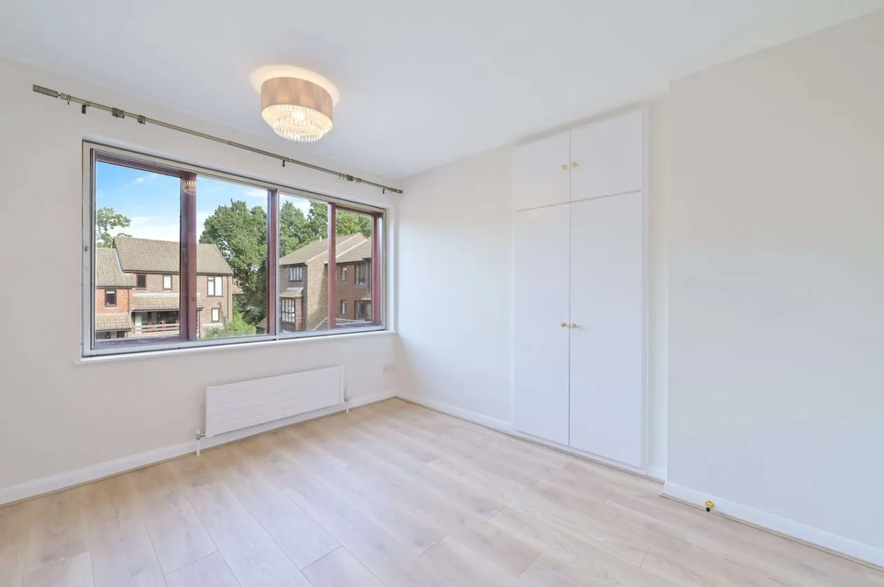 Ashbourne Square, Northwood, HA6, photo 8