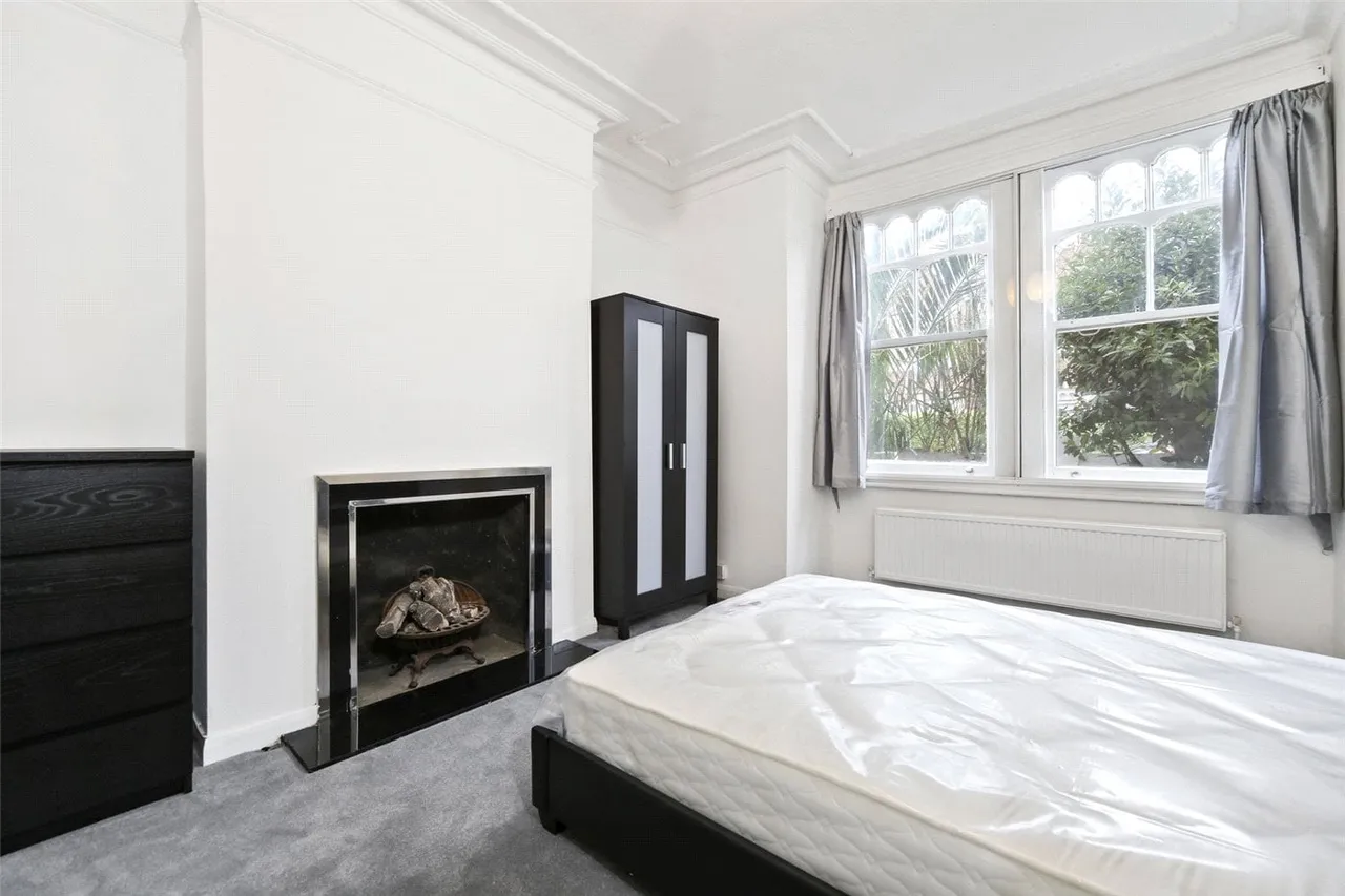 Collingbourne Road, London, W12, photo 4