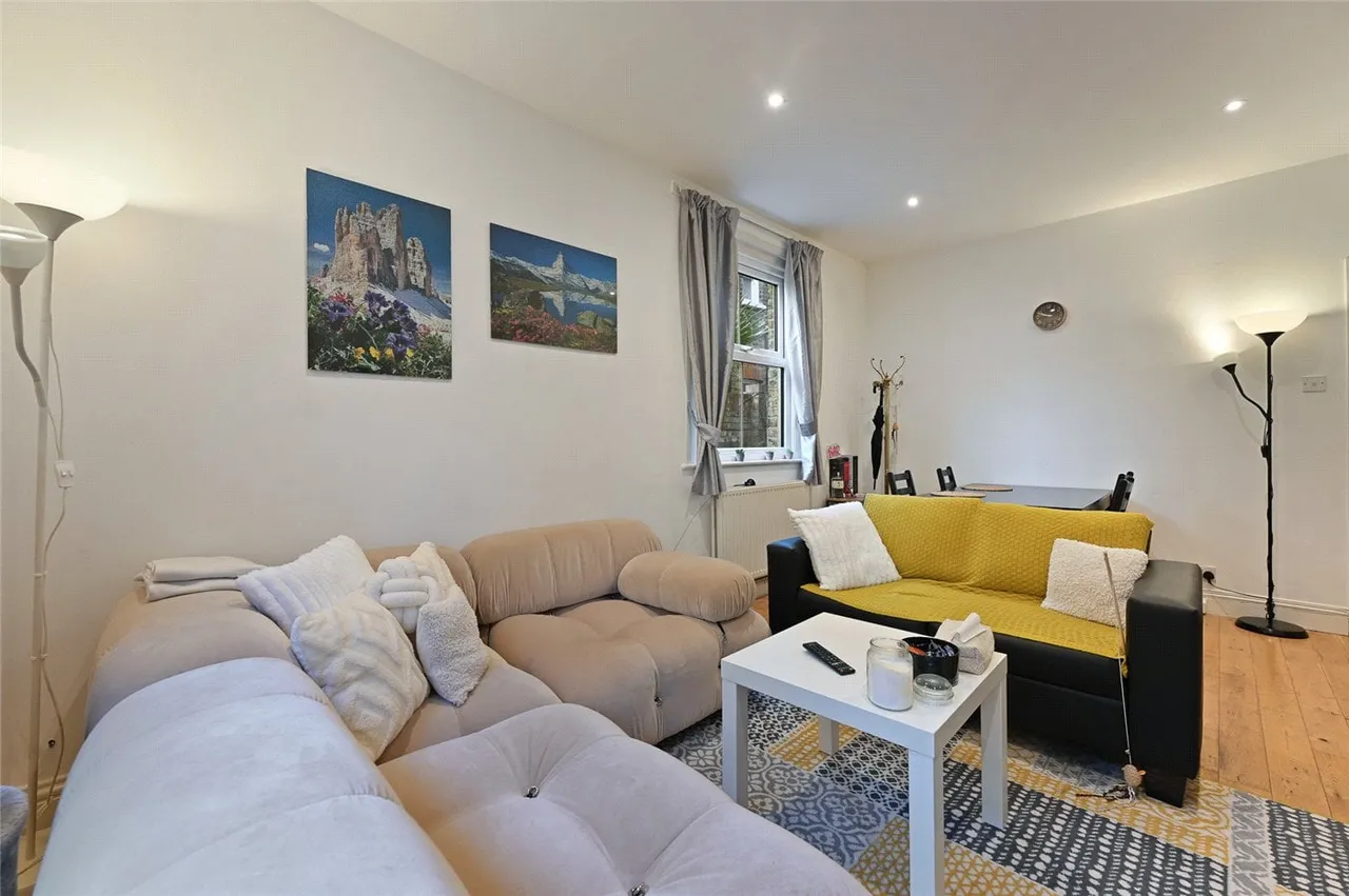 Collingbourne Road, London, W12, photo 10