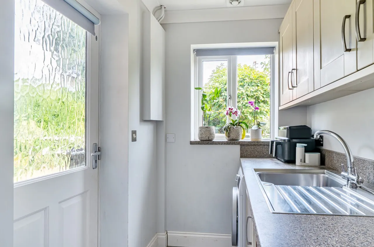 Broad Road, Hambrook, PO18, photo 17