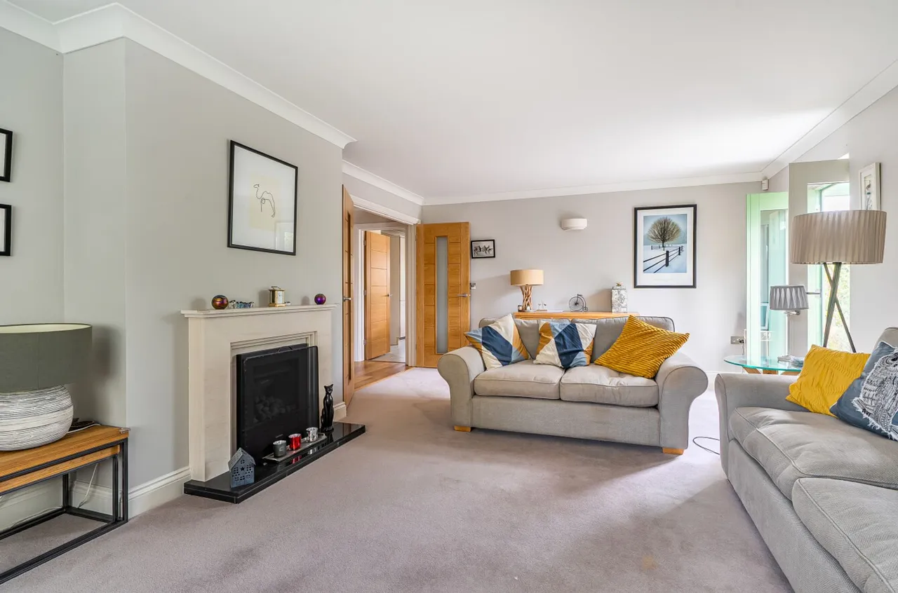 Broad Road, Hambrook, PO18, photo 2