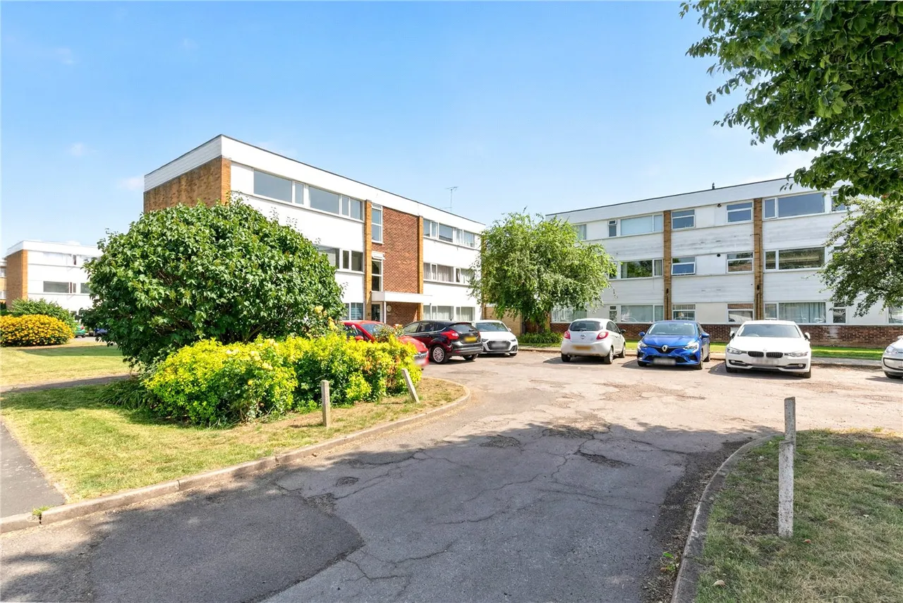 Hazelbank Court, Chertsey, Surrey, KT16, photo 4