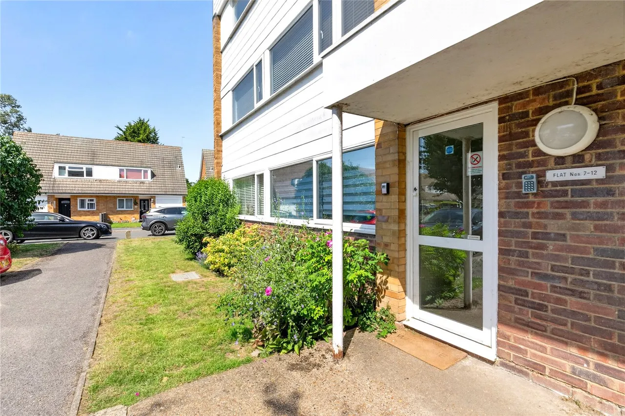 Hazelbank Court, Chertsey, Surrey, KT16, photo 6