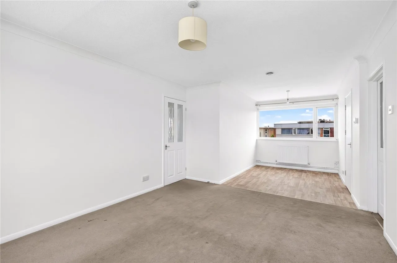 Hazelbank Court, Chertsey, Surrey, KT16, photo 12