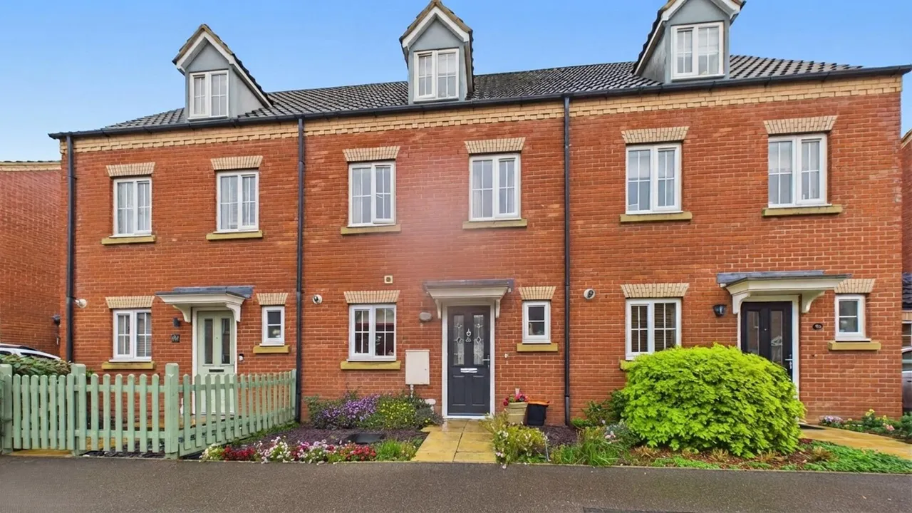 3 bed house for sale, Sandown Drive, Bourne, PE10