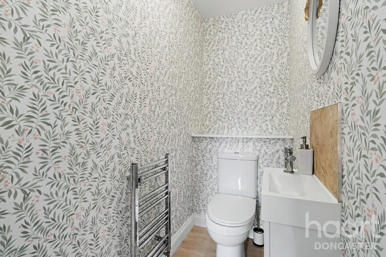 Hund Oak Drive, Hatfield. Doncaster, DN7, photo 6