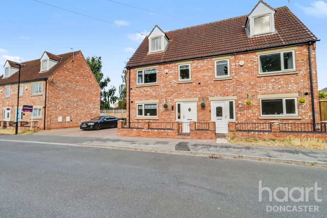 Hund Oak Drive, Hatfield. Doncaster, DN7, photo 24