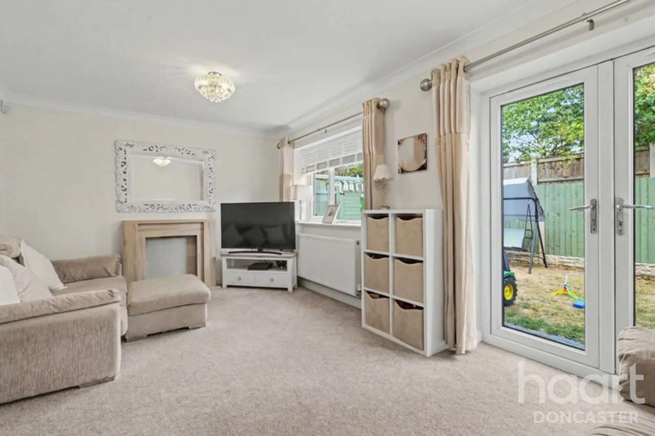 Hund Oak Drive, Hatfield. Doncaster, DN7, photo 3