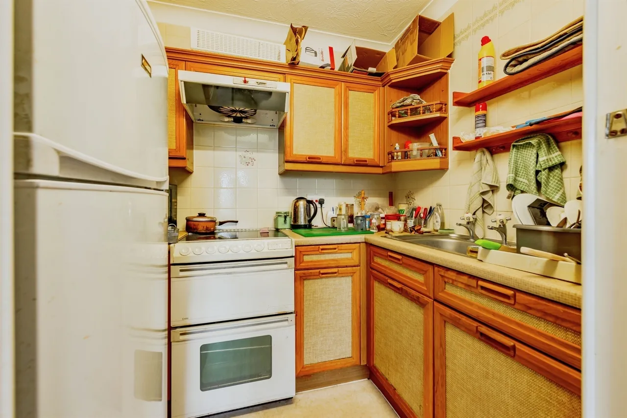 Linkfield Lane, Redhill, RH1, photo 5