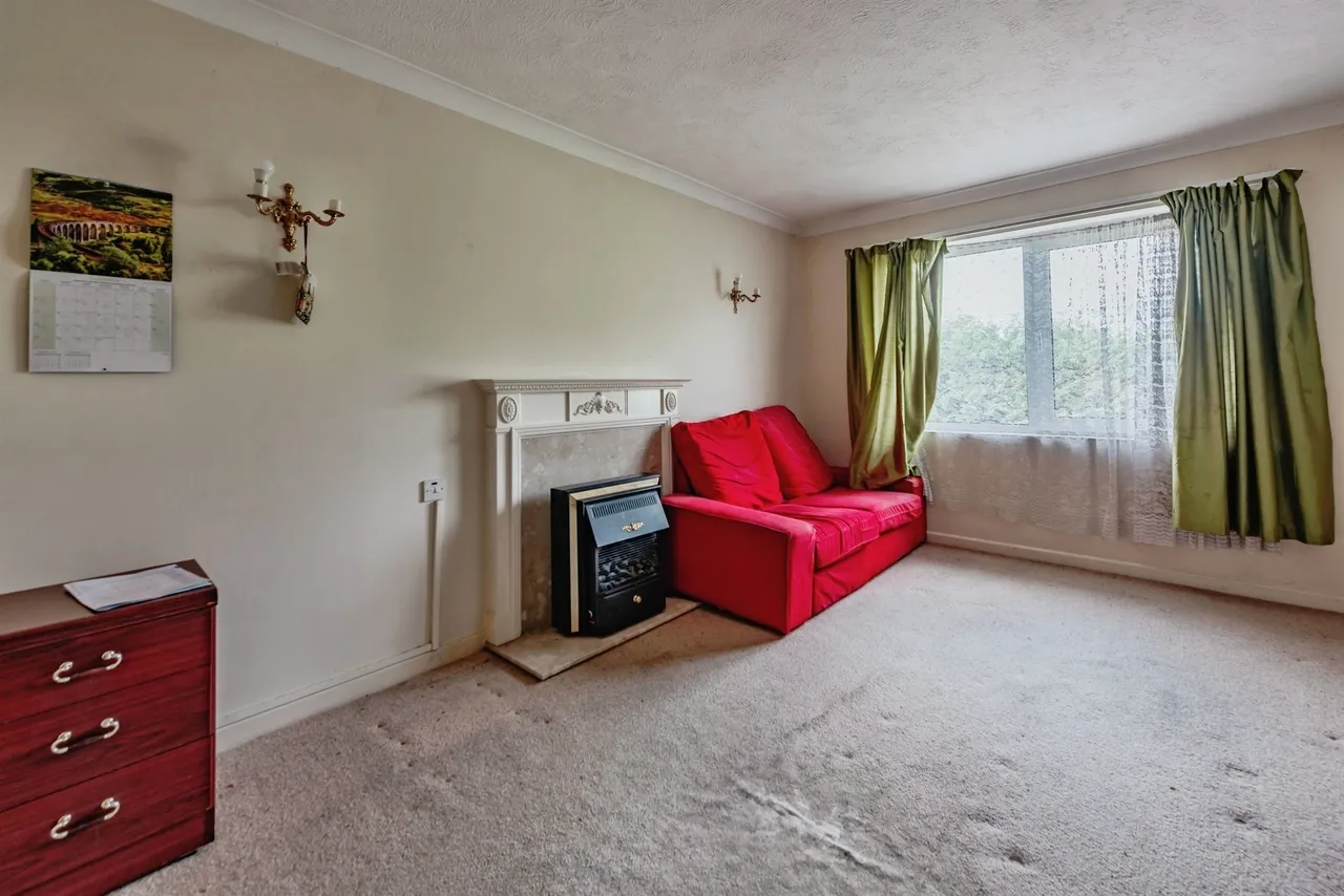 Linkfield Lane, Redhill, RH1, photo 3