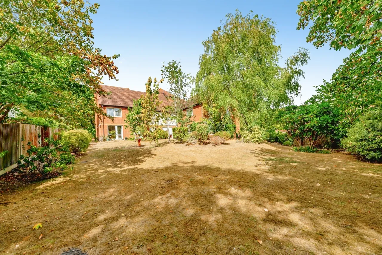 Linkfield Lane, Redhill, RH1, photo 9