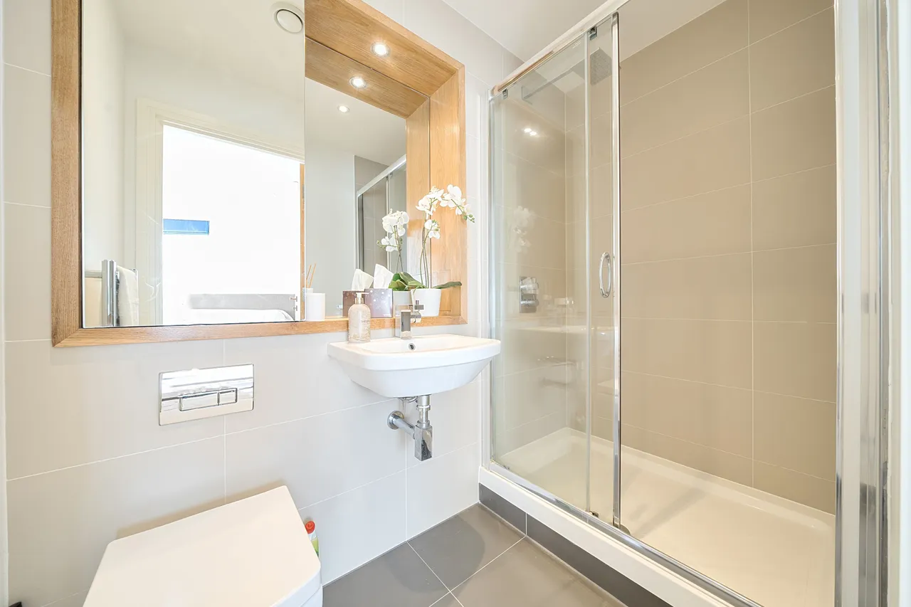 57 Admirals Tower, 8 Dowells Street, London, photo 8