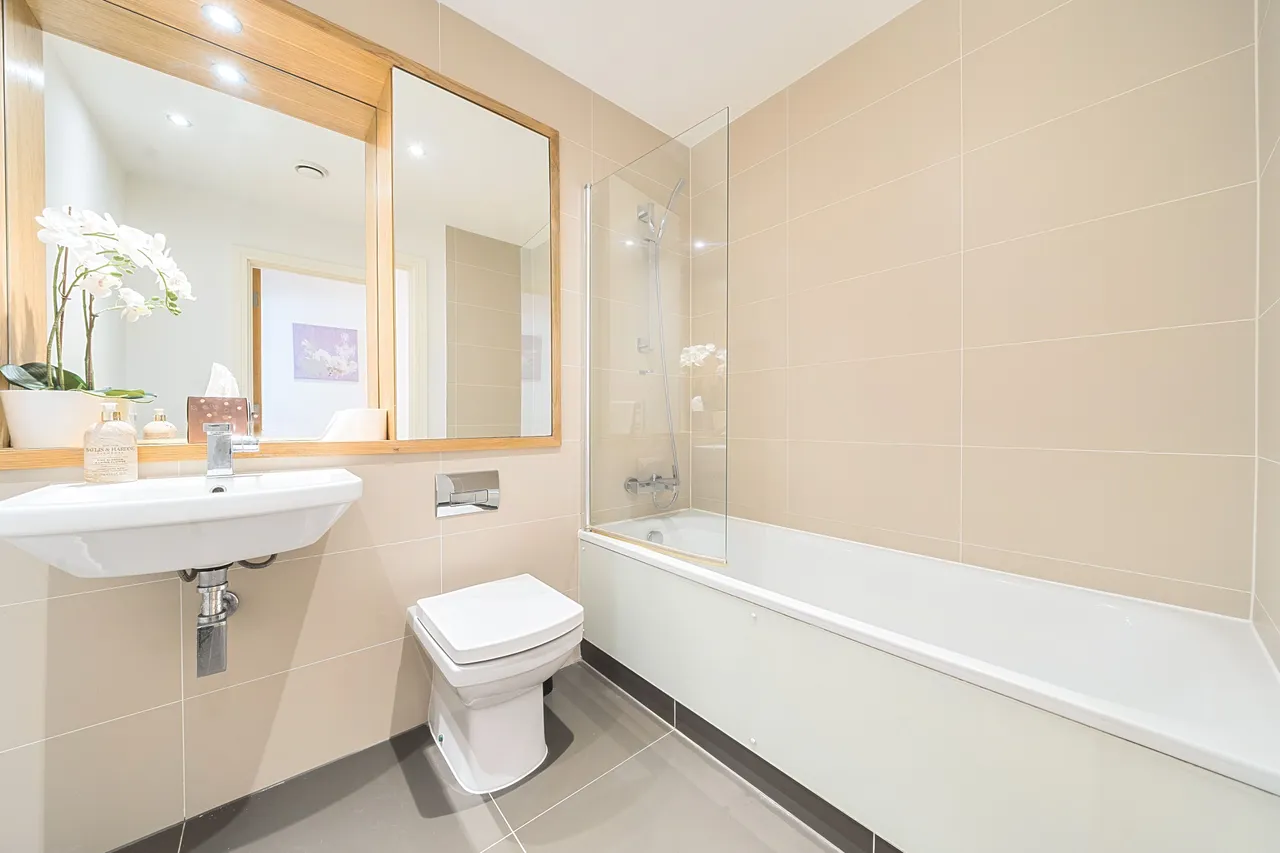 57 Admirals Tower, 8 Dowells Street, London, photo 9