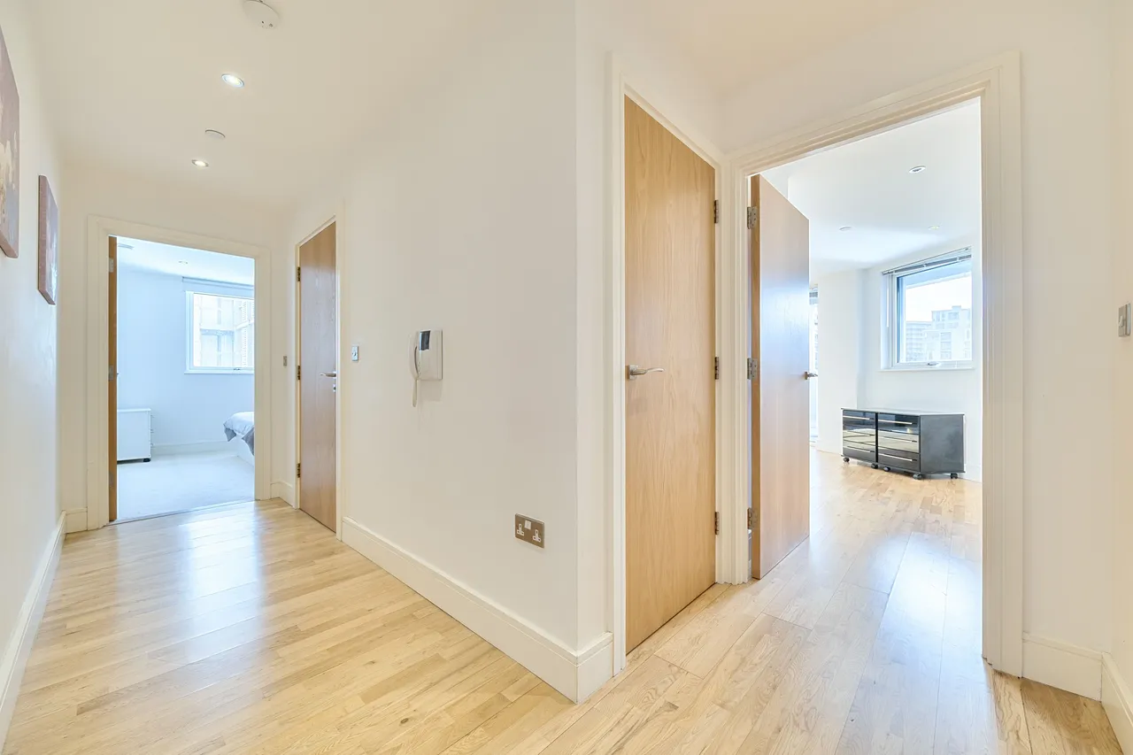 57 Admirals Tower, 8 Dowells Street, London, photo 5