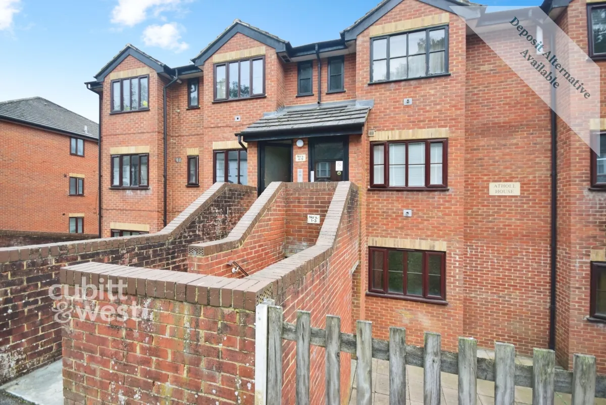 1 bed flat to rent, Garlands Road, Redhill, RH1