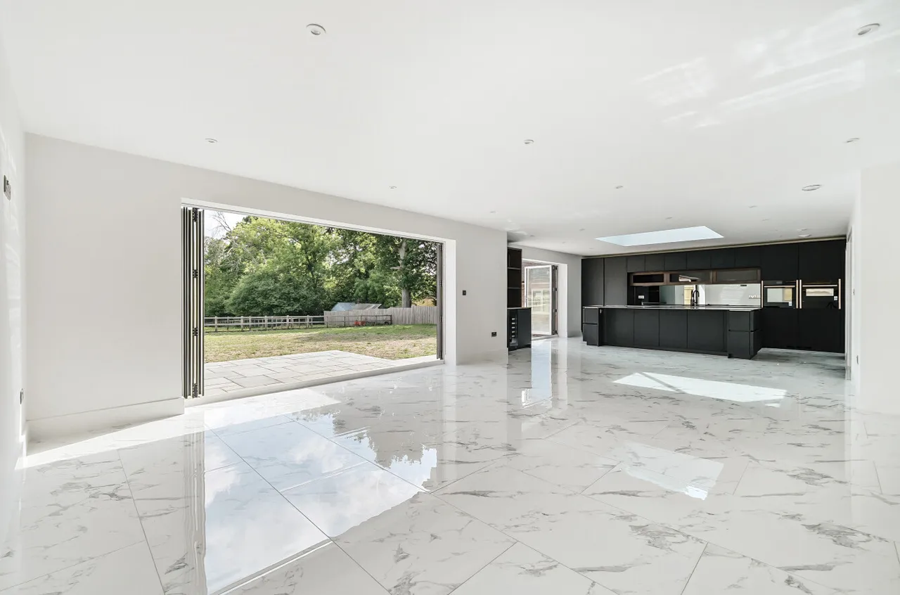 Southwick Road, North Boarhunt, PO17, photo 5