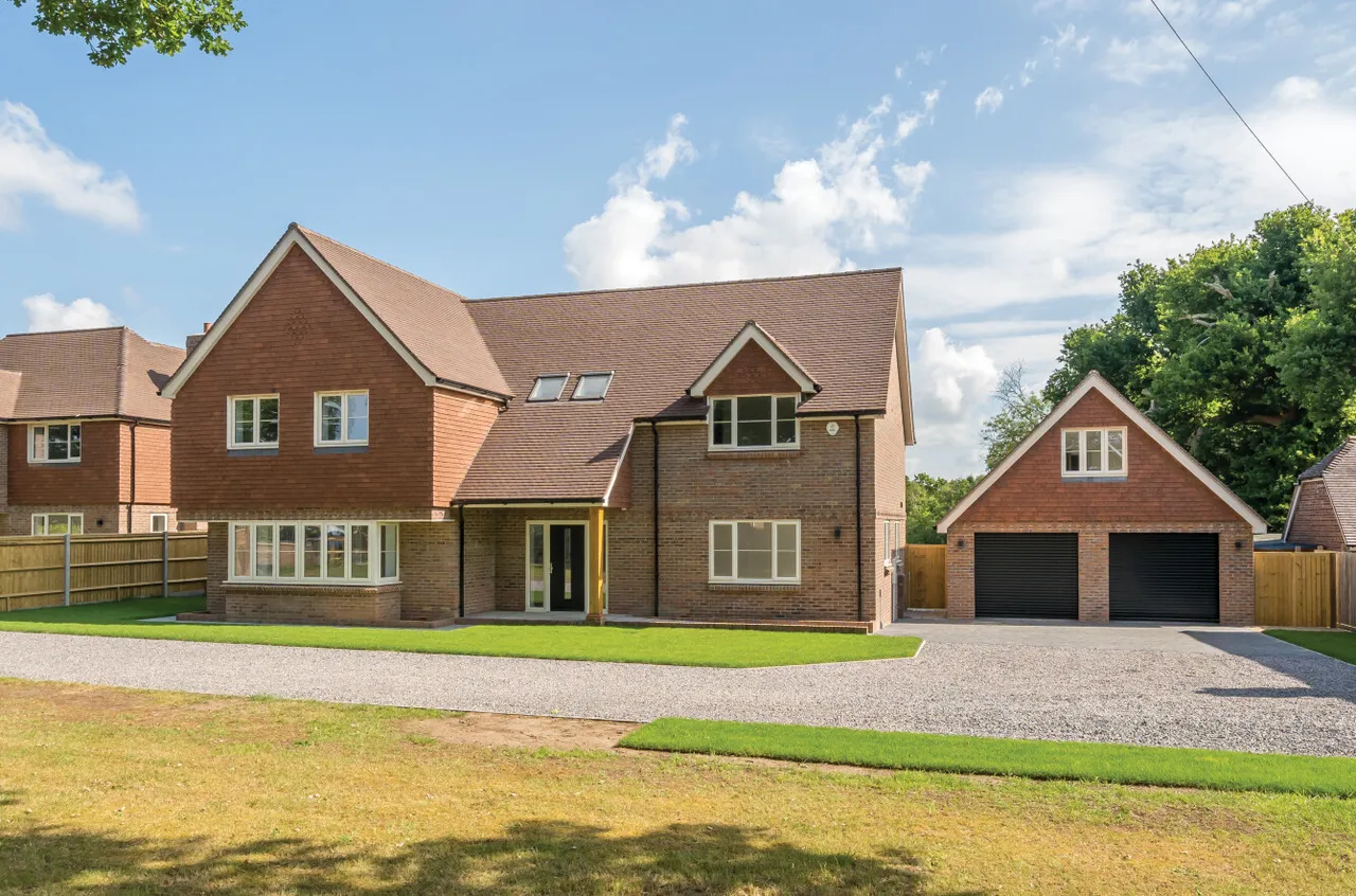 5 bed house for sale, Southwick Road, North Boarhunt, PO17