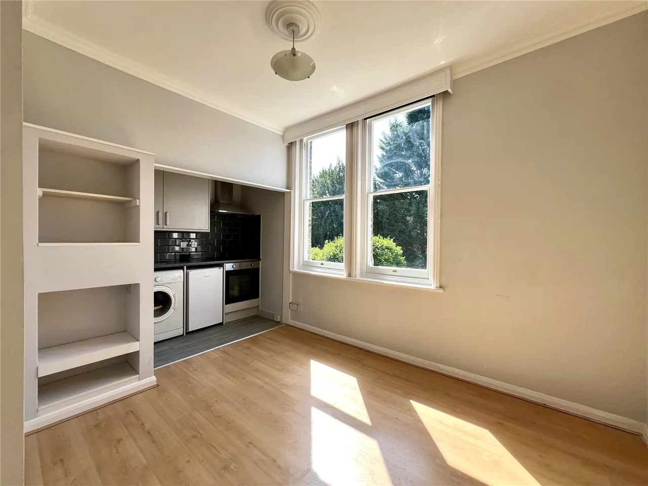 Epsom Road, Guildford, GU1, photo 2
