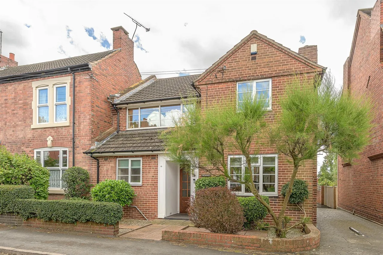 3 bed house for sale — The Retreat, Witton Street, Norton, Stourbridge, DY8 3YF
