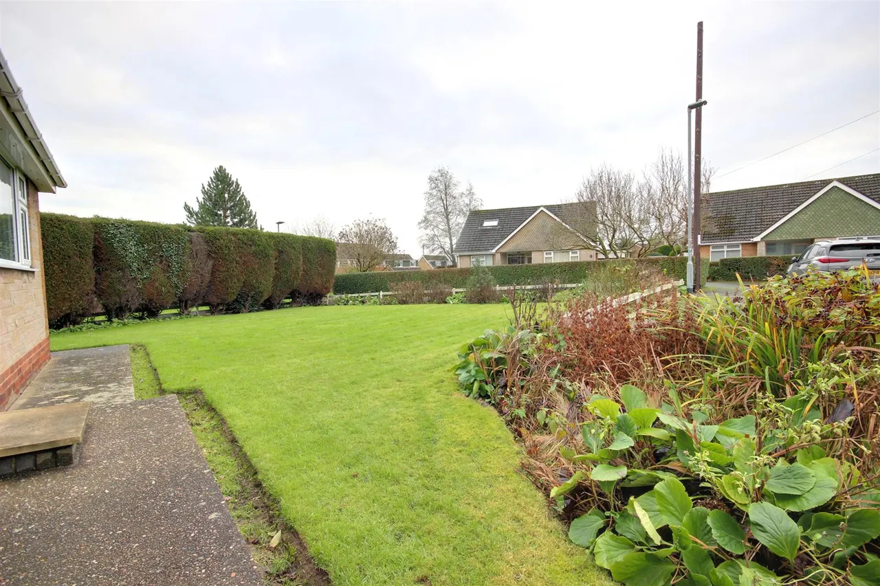 Brantingham Close, Cottingham, photo 13