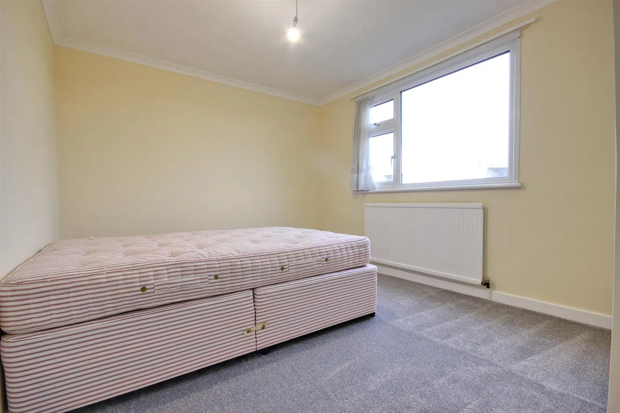 Brantingham Close, Cottingham, photo 9