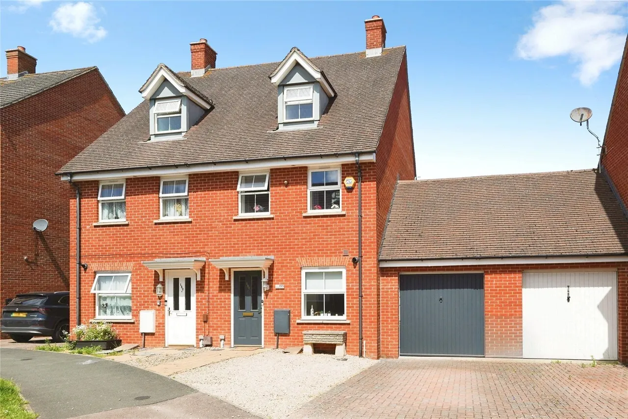 3 bed house for sale — Thatcham Avenue, Kingsway, Gloucester, GL2