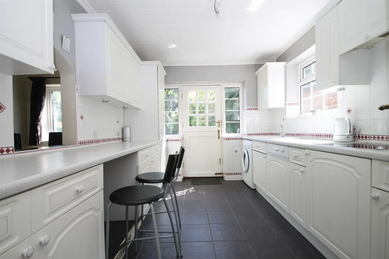 Newenham Road, Great Bookham, KT23, photo 3