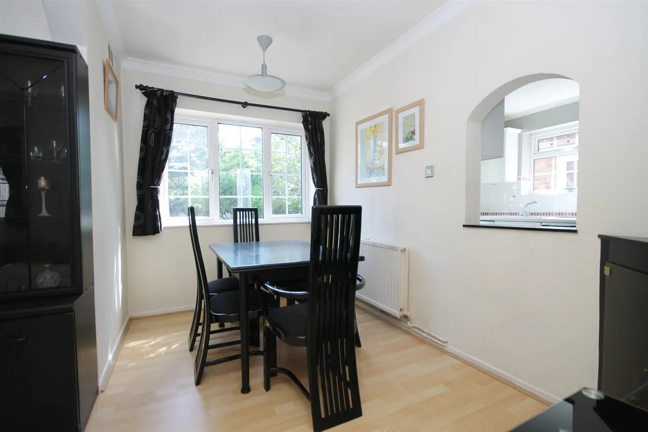 Newenham Road, Great Bookham, KT23, photo 4