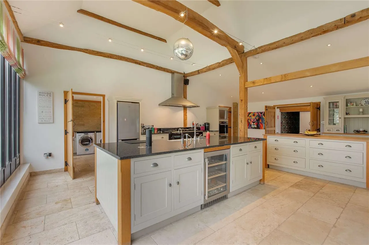 High Street, Hinxton, Cambridgeshire, CB10 1QY, photo 6