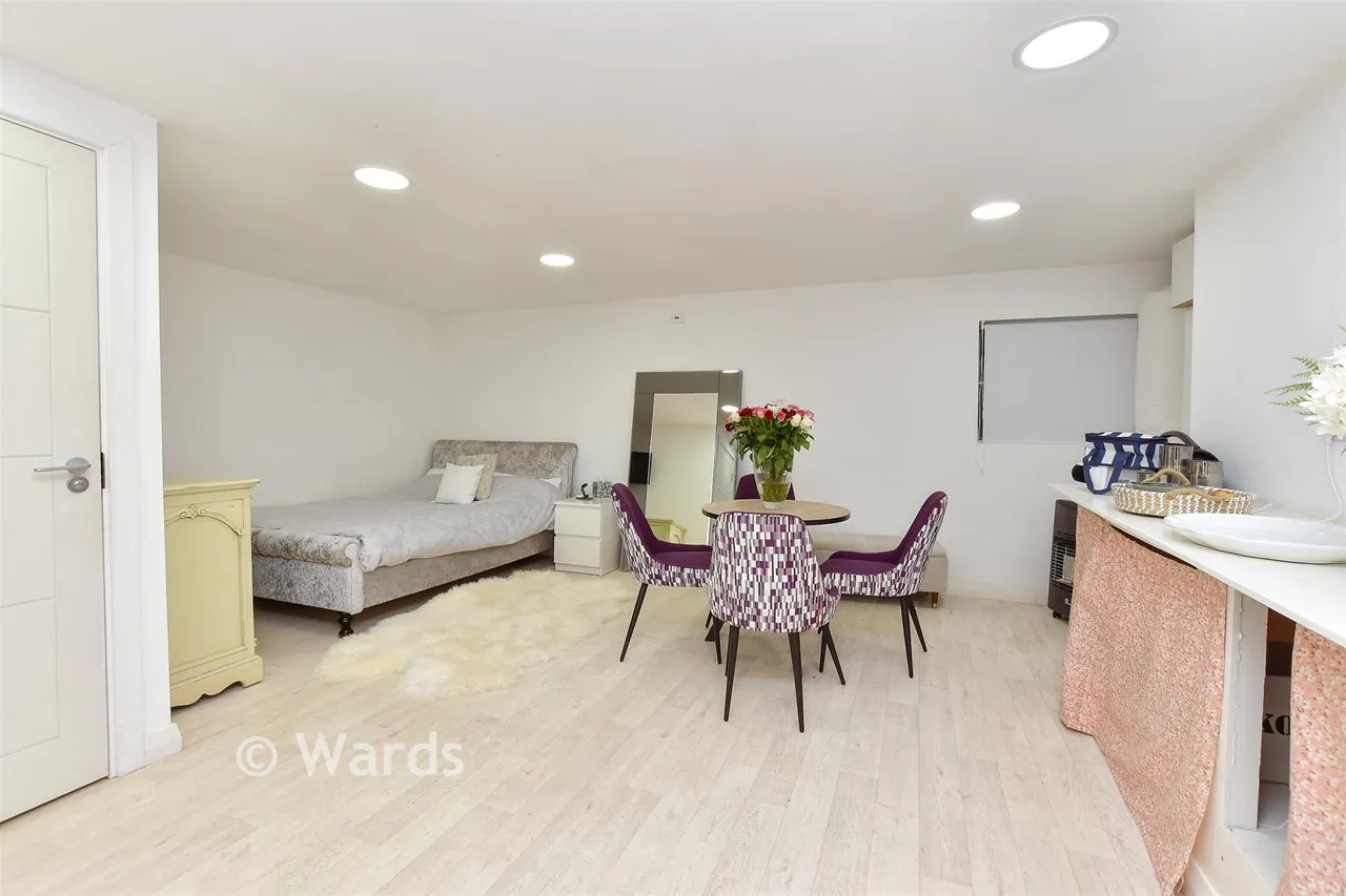 Chestnut Wood Lane, Borden, ME9, photo 6