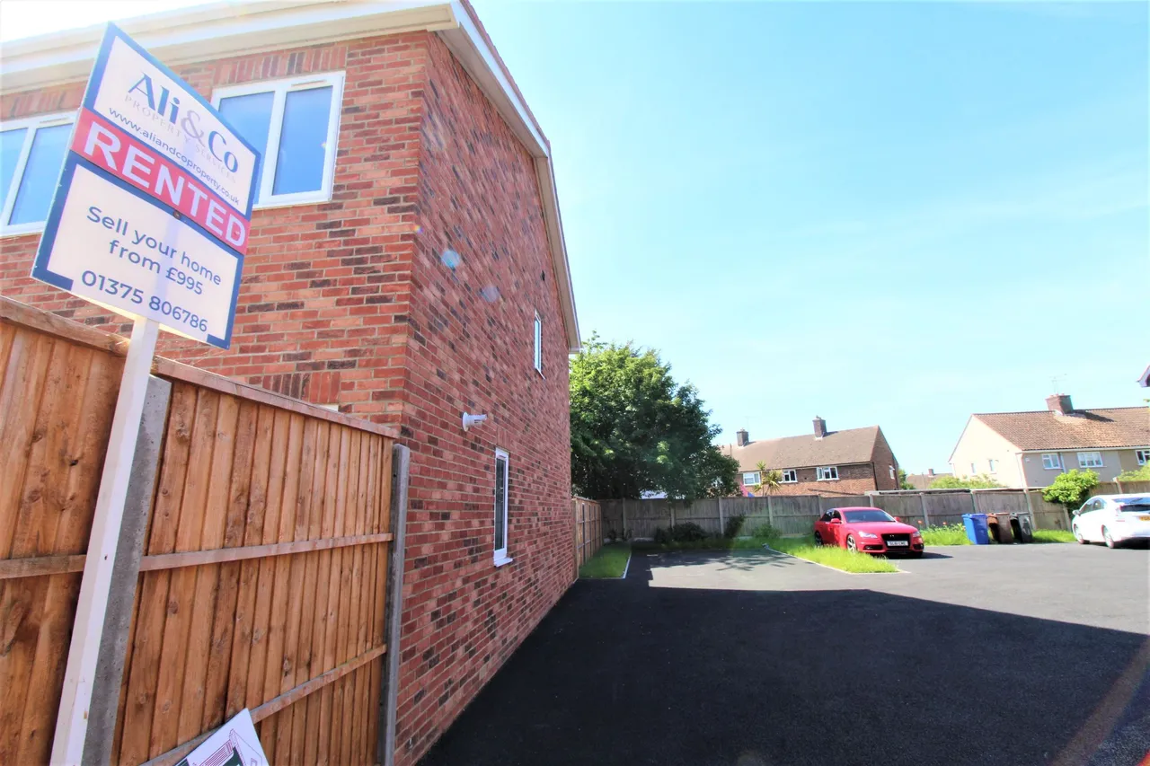 Grays, Essex, RM16 4JJ, photo 10