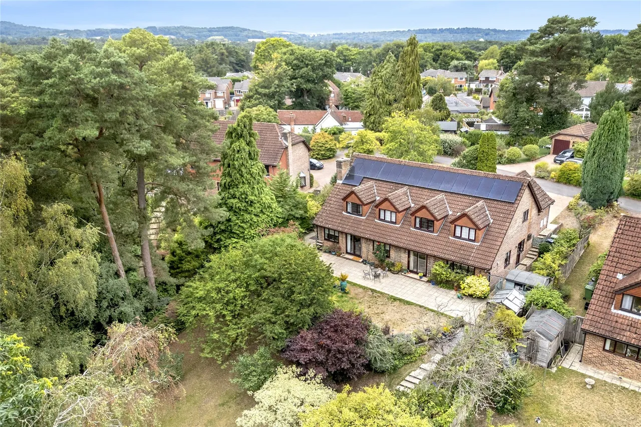 Liphook Road, Whitehill, GU35, photo 4