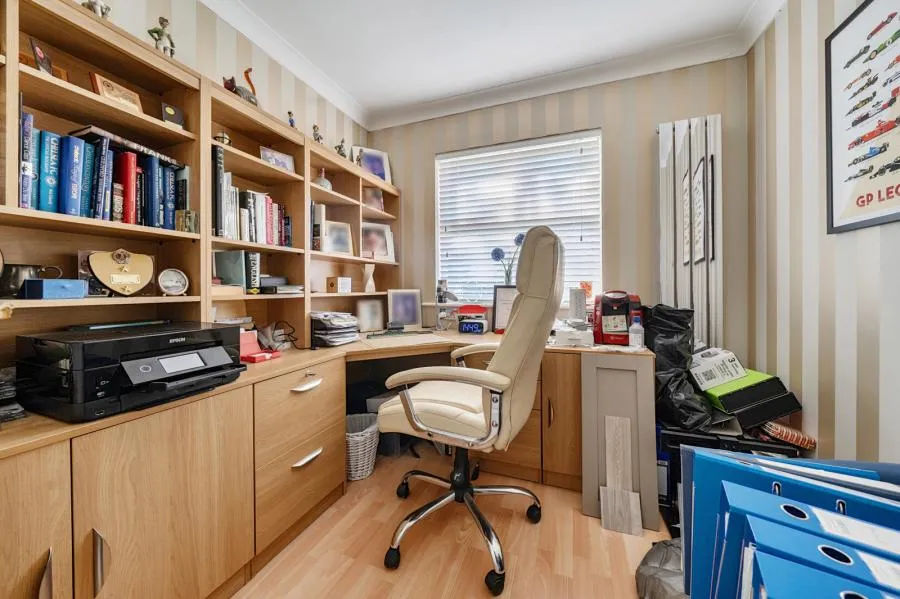 Strathcona Gardens, Knaphill, GU21, photo 16