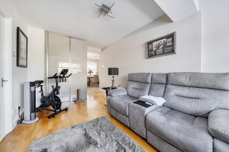 Strathcona Gardens, Knaphill, GU21, photo 8