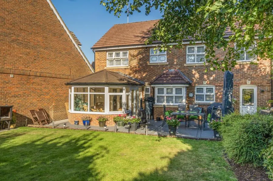 Strathcona Gardens, Knaphill, GU21, photo 20