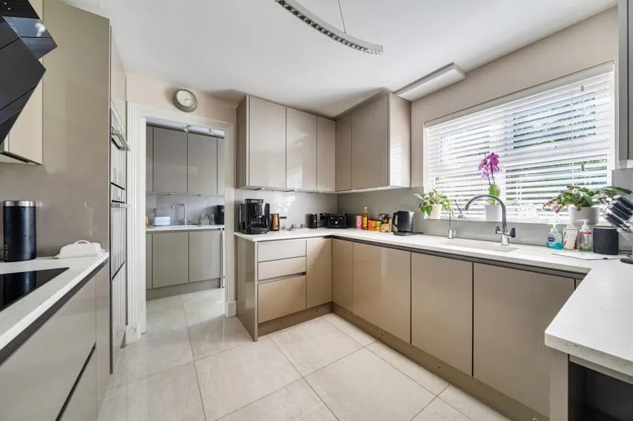 Strathcona Gardens, Knaphill, GU21, photo 7